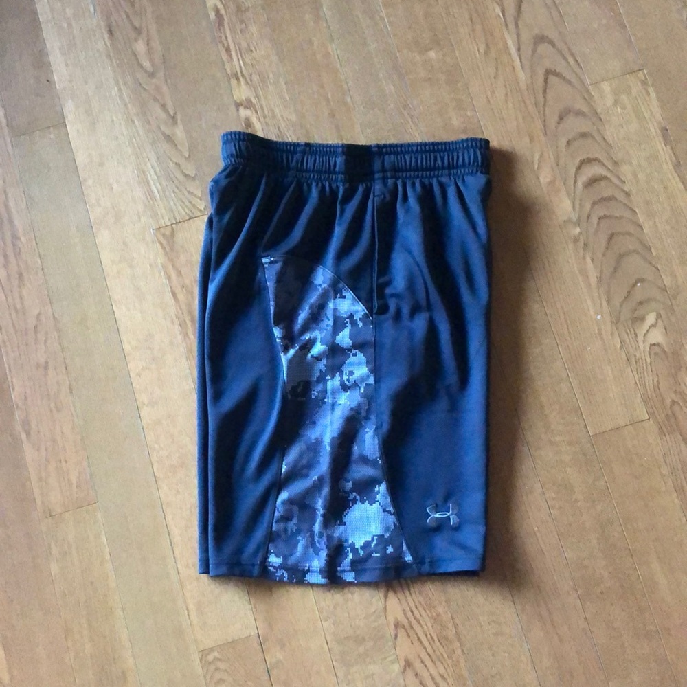 UA black camo basketball shorts